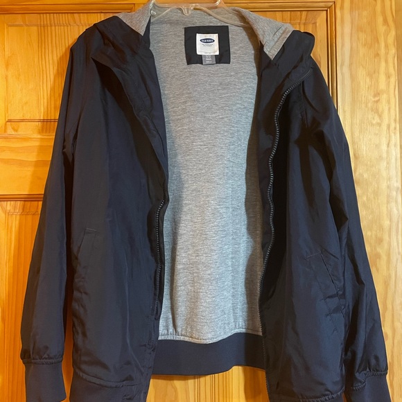 Boys lightweight Old Navy jacket - Picture 2 of 5